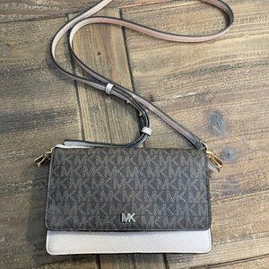 Michael Kors Crossbody Wallet